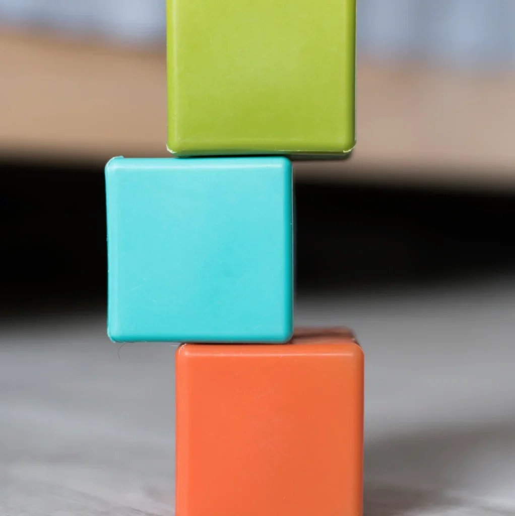 front-view-colored-stacked-cubes-1022x1536